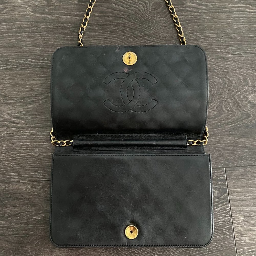 AUTHENTIC VINTAGE CHANEL FULL FLAP QUILTED CROSSBODY BAG - Picture 6 of 11